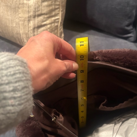 Elegant Faux Fur Brown Tote Bag - Picture 4 of 4